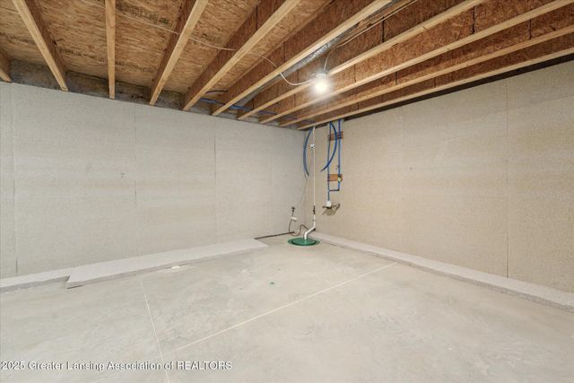 8687 Yellowstone Lane, Lansing, MI 48917