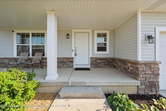 8687 Yellowstone Lane, Lansing, MI 48917