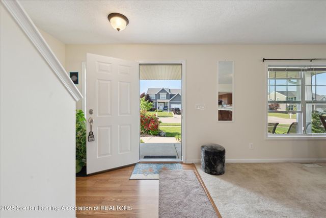 8687 Yellowstone Lane, Lansing, MI 48917