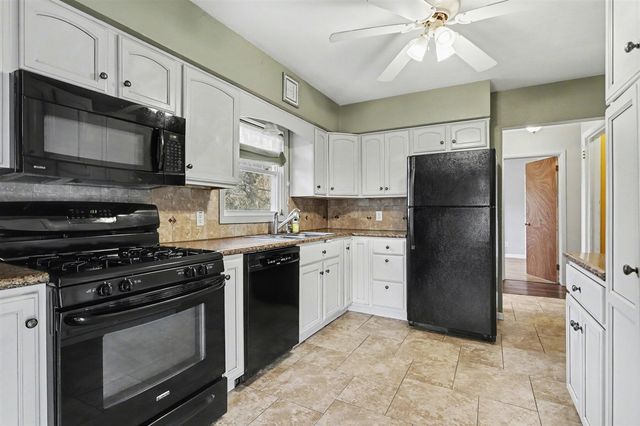 926 Lynn Avenue, Kalamazoo, MI 49008