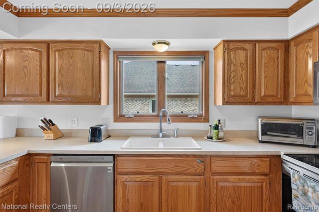 49719 Shenandoah Drive, Macomb, MI 48044