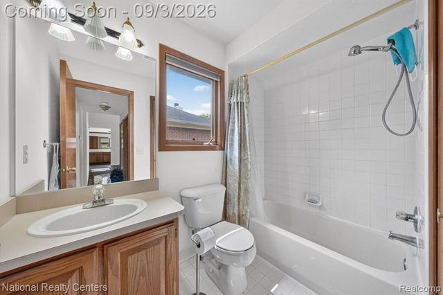 49719 Shenandoah Drive, Macomb, MI 48044
