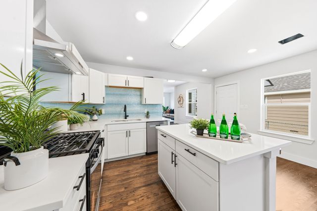 1218 Tarpley Avenue, Dallas, TX 75211