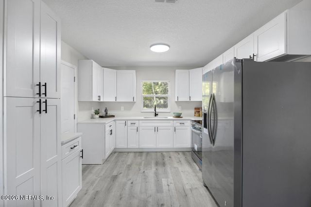 8177 WAXWING Avenue, Jacksonville, FL 32219