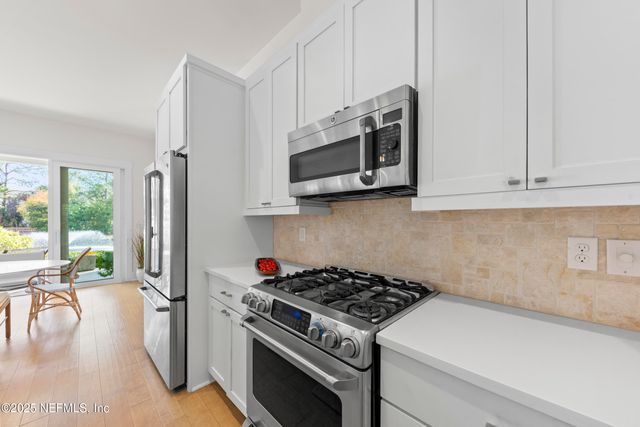 3735 GRASSEY Key, Jacksonville Beach, FL 32250