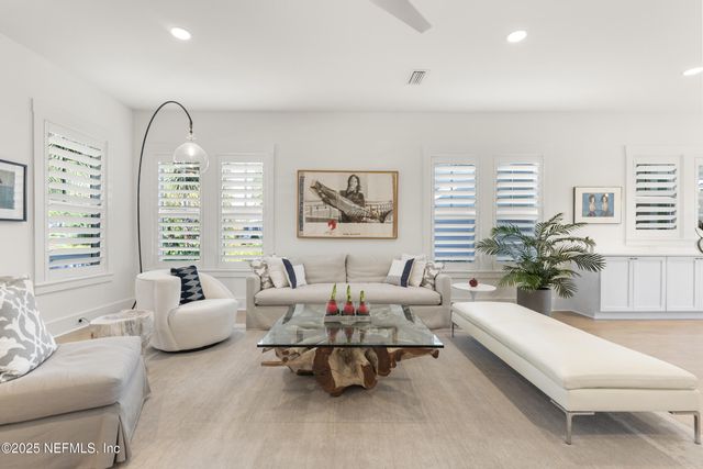 3735 GRASSEY Key, Jacksonville Beach, FL 32250