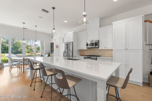 3735 GRASSEY Key, Jacksonville Beach, FL 32250