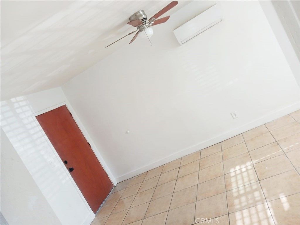 687 Karesh 3, Pomona, CA 91767