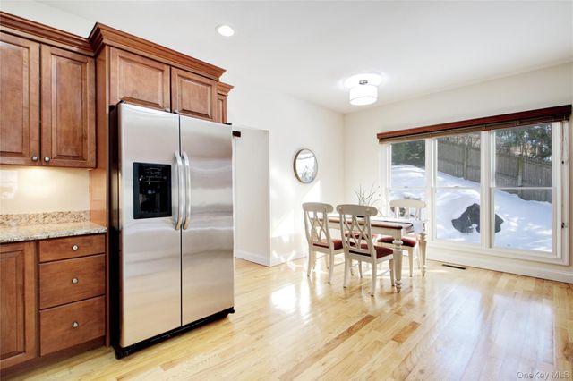 9 Revere Road, Port Washington, NY 11050