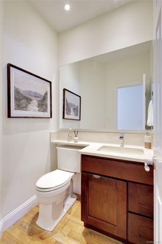 9 Revere Road, Port Washington, NY 11050