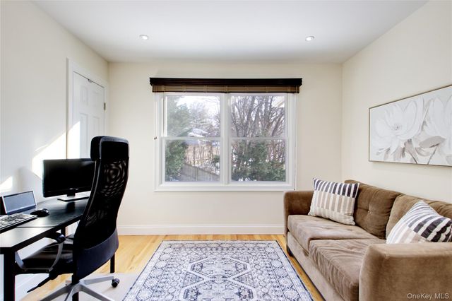 9 Revere Road, Port Washington, NY 11050