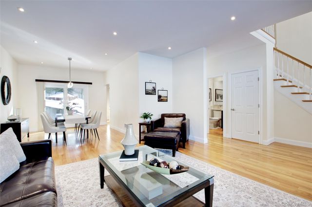 9 Revere Road, Port Washington, NY 11050