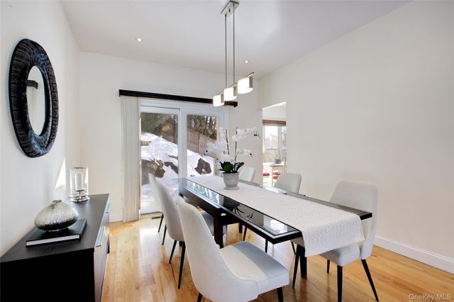 9 Revere Road, Port Washington, NY 11050