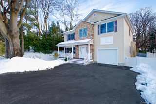 9 Revere Road, Port Washington, NY 11050