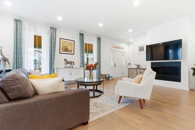 70 Walker St Front, Newton, MA 02460
