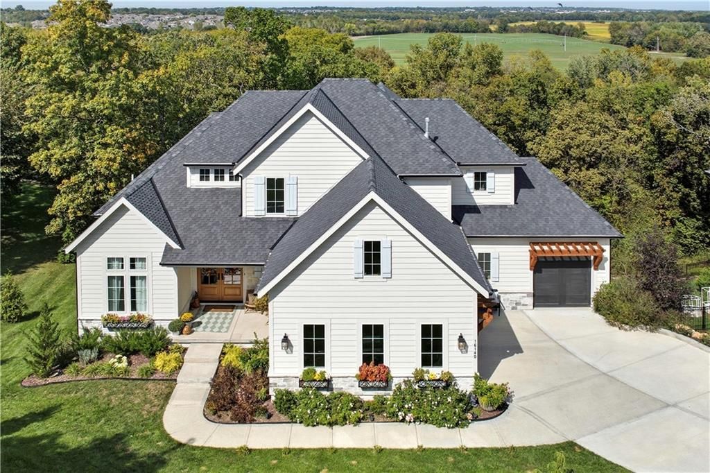 16140 Canterbury Road, Stilwell, KS 66085