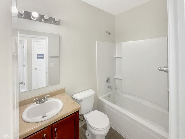 11559 Half Mile Drive, Indianapolis, IN 46235