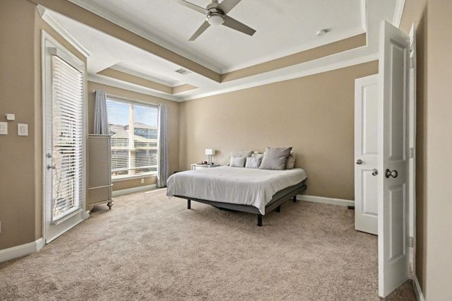 409 Via Regatta Drive, Webster, TX 77598