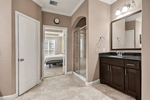 409 Via Regatta Drive, Webster, TX 77598