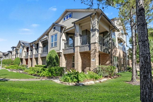 409 Via Regatta Drive, Webster, TX 77598