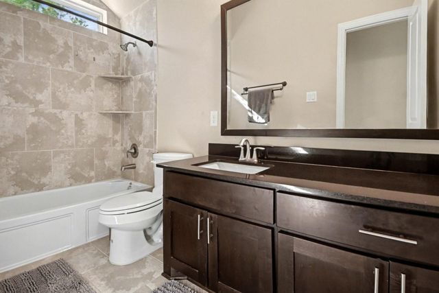 409 Via Regatta Drive, Webster, TX 77598