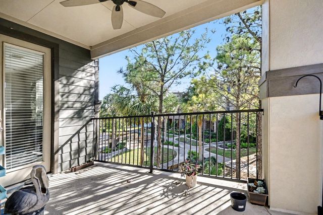 409 Via Regatta Drive, Webster, TX 77598