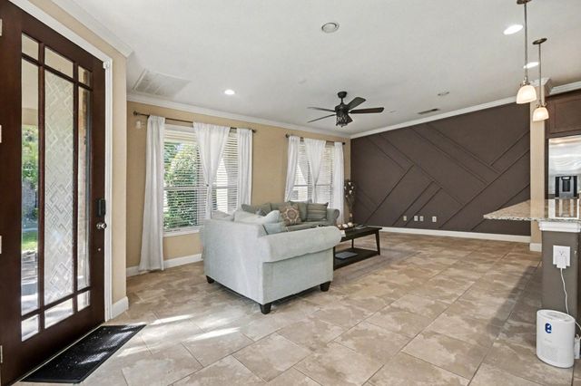 409 Via Regatta Drive, Webster, TX 77598