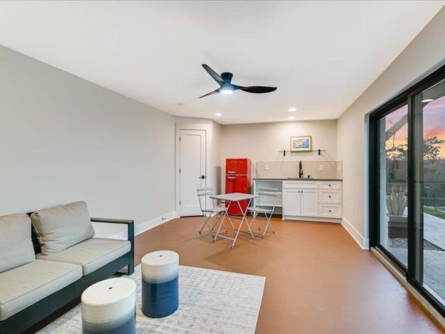 4701 Via Media, Austin, TX 78746