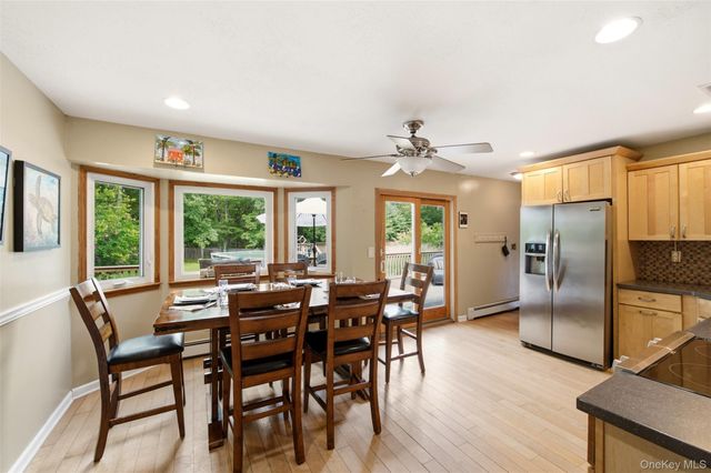 7 Tupelo Street, Manorville, NY 11949