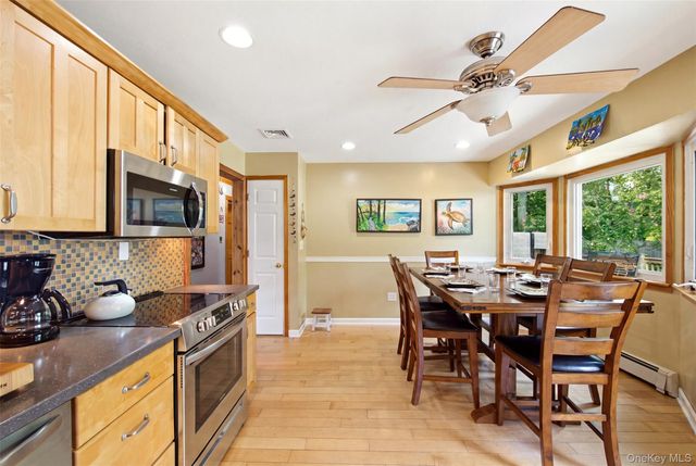 7 Tupelo Street, Manorville, NY 11949