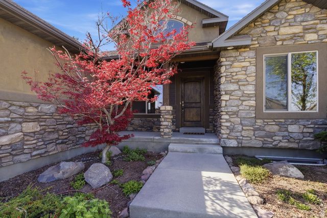 5823 W ROUND ROCK DR, Herriman, UT 84096