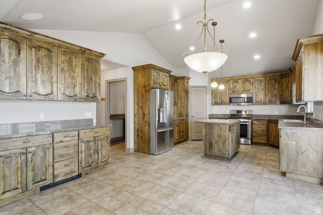 5823 W ROUND ROCK DR, Herriman, UT 84096