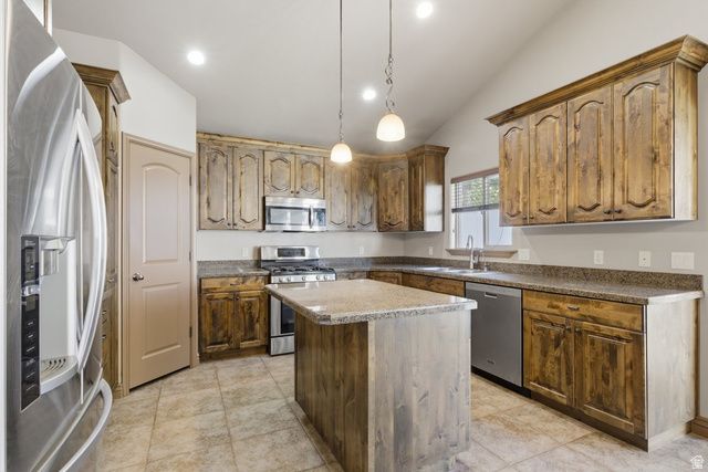 5823 W ROUND ROCK DR, Herriman, UT 84096