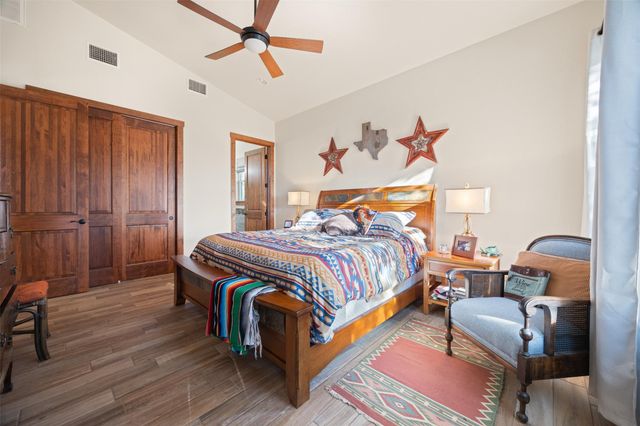 102 Leach LN, Wimberley, TX 78676