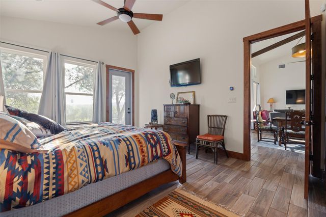 102 Leach LN, Wimberley, TX 78676