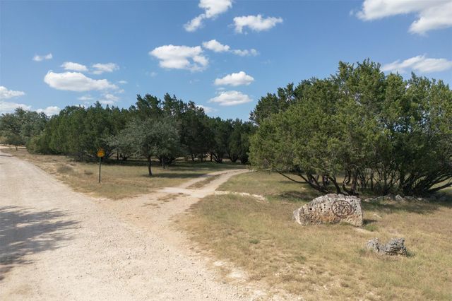 102 Leach LN, Wimberley, TX 78676