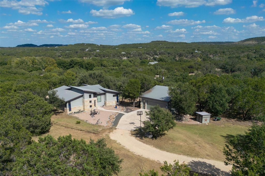 102 Leach LN, Wimberley, TX 78676