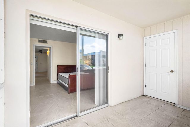 447 Burgundy J, Delray Beach, FL 33484