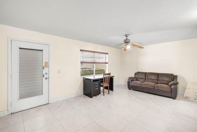 447 Burgundy J, Delray Beach, FL 33484