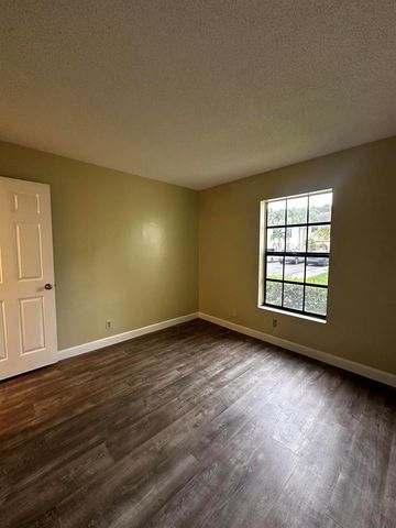 321 Olivewood Place 121, Boca Raton, FL 33431