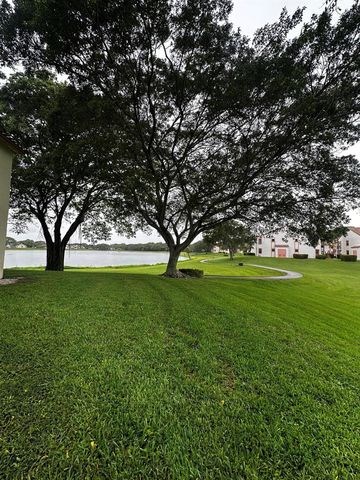 321 Olivewood Place 121, Boca Raton, FL 33431