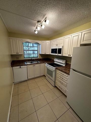321 Olivewood Place 121, Boca Raton, FL 33431
