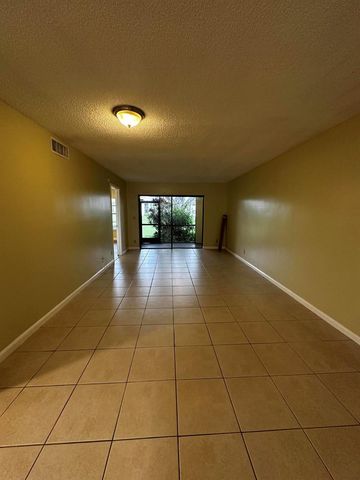 321 Olivewood Place 121, Boca Raton, FL 33431