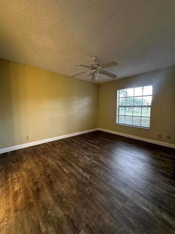 321 Olivewood Place 121, Boca Raton, FL 33431