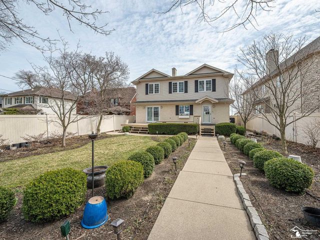 12710 N Lakeshore Drive, La Salle Twp, MI 48145