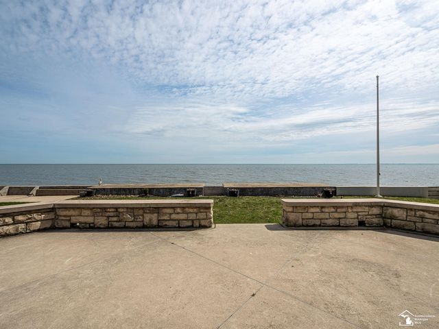 12710 N Lakeshore Drive, La Salle Twp, MI 48145