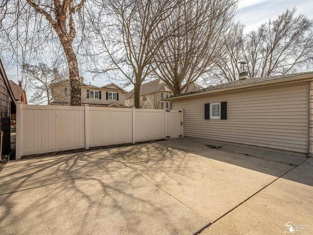 12710 N Lakeshore Drive, La Salle Twp, MI 48145