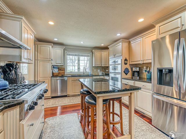 12710 N Lakeshore Drive, La Salle Twp, MI 48145