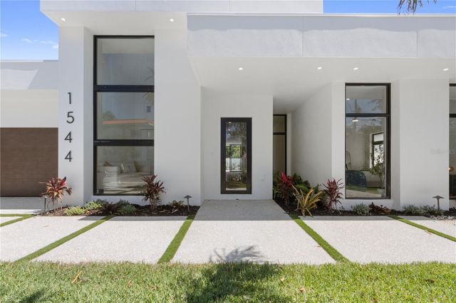 1544 3RD AVENUE W, Bradenton, FL 34205