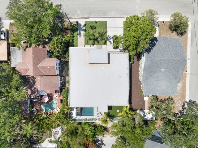 1544 3RD AVENUE W, Bradenton, FL 34205